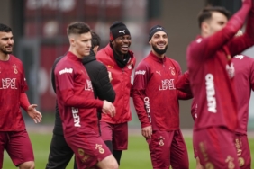aa202604164112366241123649lidergalatasaraydacoskuluantrenmanjpg-j3wj2ILGUCi-uNfXU1m4A.jpg