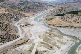 adiyamanda-1500-yillik-tarihi-kopru-sular-altinda-kaldi-q394.jpg