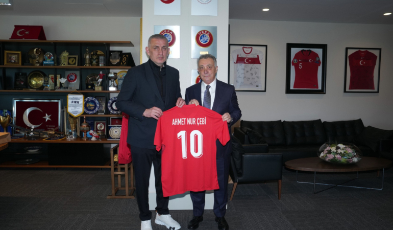 Ahmet Nur Çebi’den, TFF Başkanı İbrahim Hacıosmanoğlu’na ziyaret