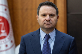bakan-gurlek-duyurdu-15-yas-alti-sosyal-medyaya-e-devlet-dogrulama-koduyla-girecek-jez9.jpg