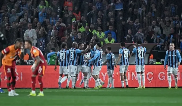 Galatasaray’ı 2-1 Mağlup Eden Trabzonspor Zirve Yarışına Ortak Oldu
