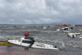 istanbul-valiliginden-bati-karadeniz-icin-firtina-uyarisi-jpqg.jpg