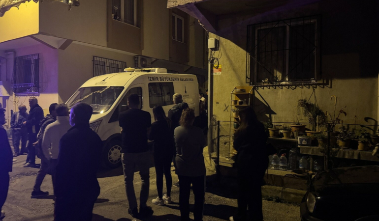 İzmir’de kadın cinayeti! Eşini tabancayla boğazından vurdu