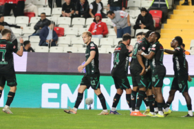 konyaspor-antalyasporu-devirerek-cikisini-surdurdu-efew.jpg