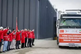 Türk Kızılay'dan, İran'a 4 TIR insani yardım