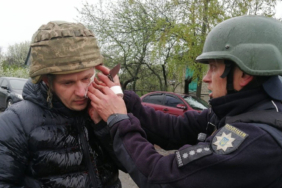 ukraynada-el-bombali-saldiri-5-polis-yaralandi-4kfv.jpg