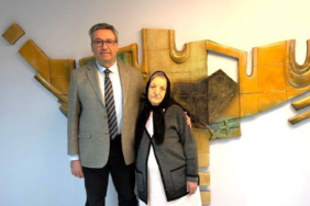yasli-kadinin-kalca-cevresinden-37-kiloluk-tumor-cikarildi-3emg.jpg