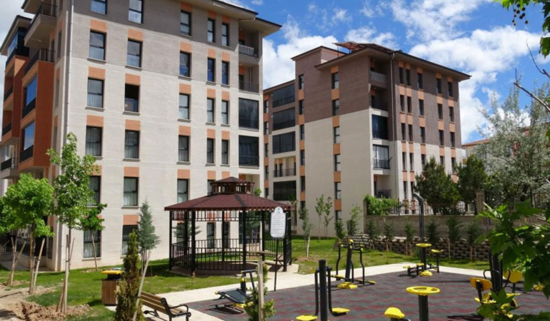 18 yaşındaki genç kız parkta ölü bulundu