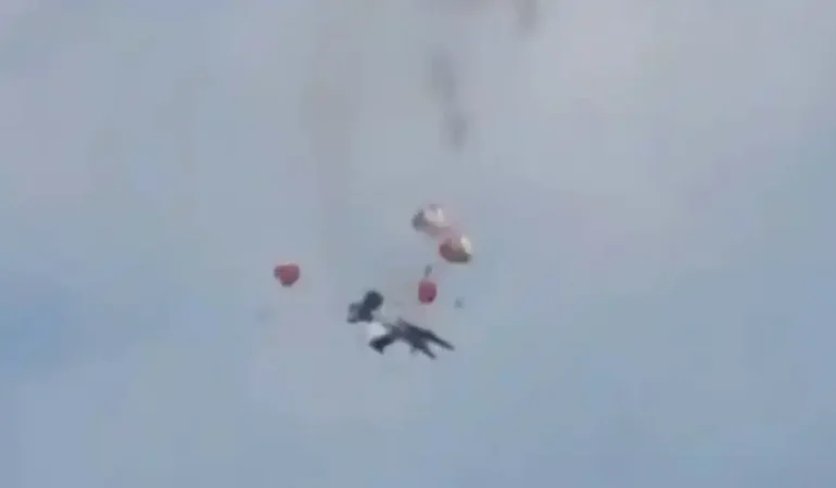 ABD'de hava gösterisinde iki uçak çarpıştı
