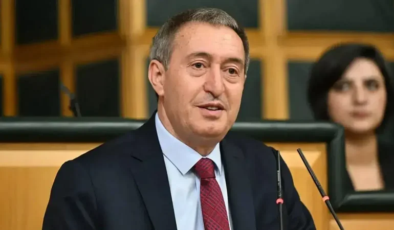 Bakırhan’dan Diyarbakır’da Barış Mesajı Kalıcı Çözümün Yolu Buradan Geçer