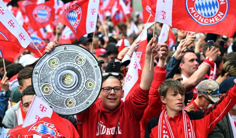 Bayern Münih şampiyonluk kutlamalarında ezeli rakibi tarafından ‘trol’lendi