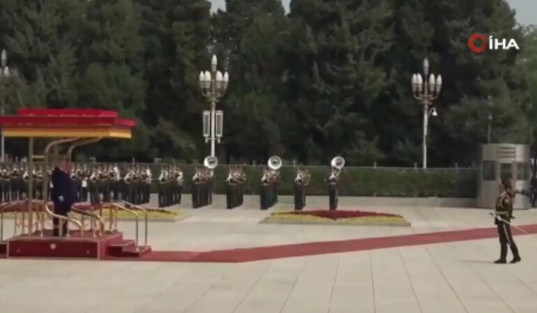 Çin Devlet Başkanı Xi, ABD Başkanı Trump’ı resmi törenle karşıladı
