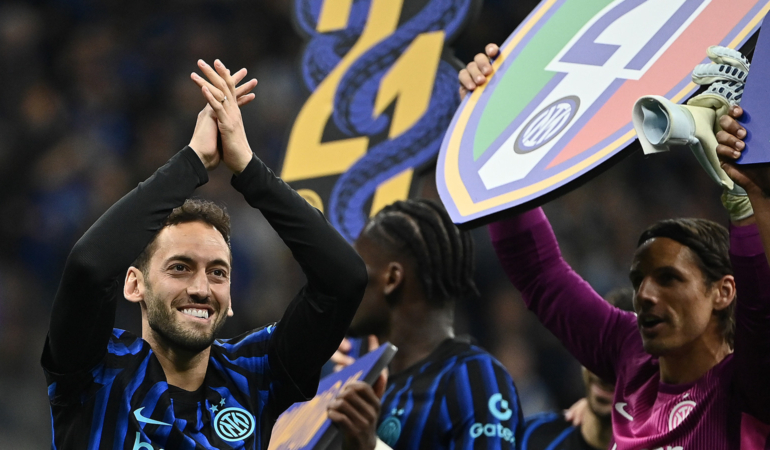Hakan Çalhanoğlu, Inter’de kupa koleksiyonuna bir yenisini daha ekledi