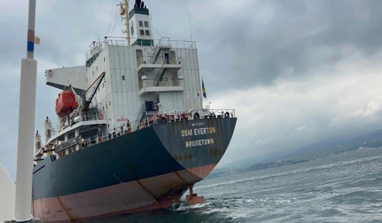 Marmara Denizi’nde gemide yaralanan personel tahliye edildi