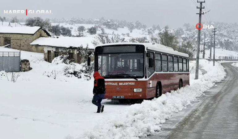 Mayıs ayında Eskişehir’de lapa lapa kar yağdı