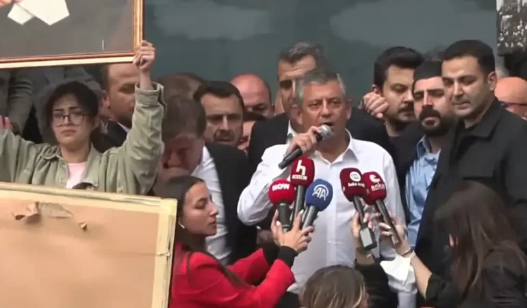 Özgür Özel Geri Gelmek Üzere Çıkıyorum!