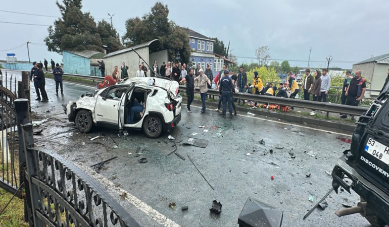 Rize’de feci kaza! Takla atan cip başka bir cipin üzerine düştü: 1 ölü, 7 yaralı