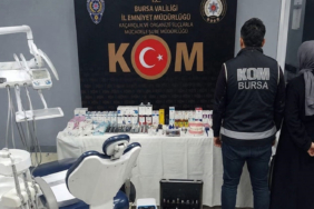 sahte-dis-hekimlerinin-islettigi-kacak-muayenehaneye-baskin-2-kisi-gozaltina-alindi-s8ah.jpg