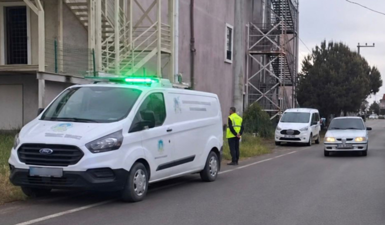 Tartıştığı eşini boğazını keserek öldürdü ardından intihar etti