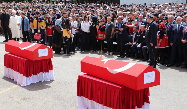 Tekirdağ’da şehit polisin cenazesinde acı olay