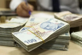 1-milyon-tlsi-olanlarin-aylik-kazanci-degisti-bankalar-mevduat-faizinde-oranlari-yeniledi-r0yp.jpg