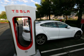 3-milyon-tesla-geri-cagrildi-hvyj.jpg