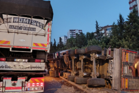 adanada-zincirleme-trafik-kazasi-cok-sayida-yarali-var-sn2w.jpg