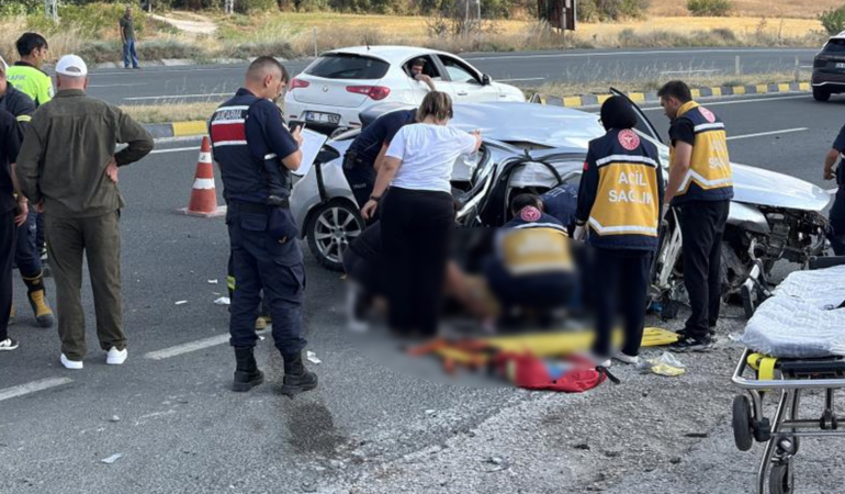 D100 karayolunda katliam gibi trafik kazası: 2 ölü, 4 yaralı