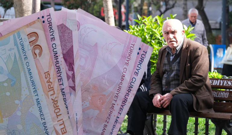 Emekli olup çalışanlar için emsal karar: Yıllık izin hesabı değişti