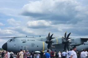 farnborough-airshow-2026da-son-gun-coskusu-bae-akrobasi-ekibi-gokyuzune-damga-vurdu-211528-20260724.webp