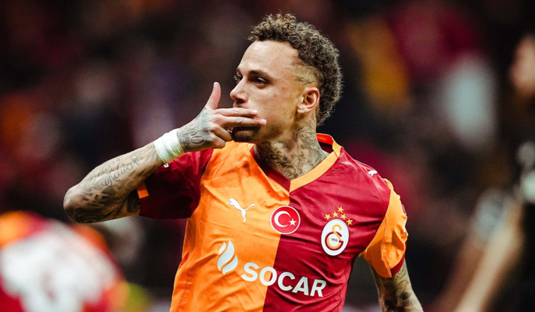 Galatasaray ve Napoli, Noa Lang için resmi görüşmelere başladı