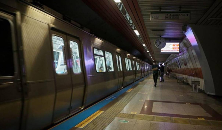 İstanbul’da metroda intihar girişimi! Seferlerde aksama