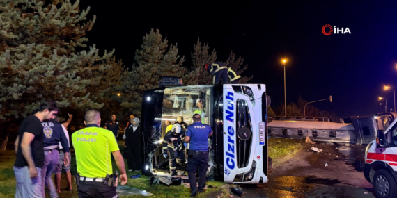 Kayseri'de feci kaza: Yolcu otobüsü ile yakıt tankeri çarpıştı
