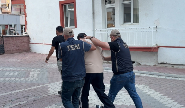 Kırmızı bültenle aranıyordu… Irak uyruklu terör şüphelisi, Kırşehir’de yakalandı