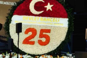 MHP Genel Başkanı Bahçeli'den AK Parti'nin 25. kuruluş yıl dönümüne özel çelenk