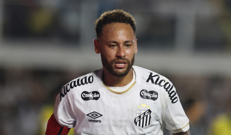 Neymar kendi cebinden kulübün borcunu ödedi ve transfer yasağını kaldırdı