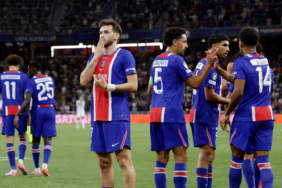 psg-aston-villa-fani.jpg