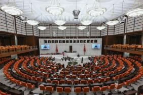 resmi-gazetede-yayimlandi-tbmm-tatile-girdi-0zfq.jpg