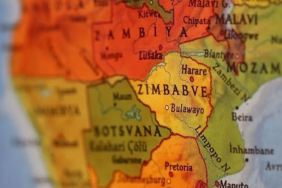 zimbabvede-yolcu-feribotu-alabora-oldu-15-kisi-hayatini-kaybetti-5uxp.jpg