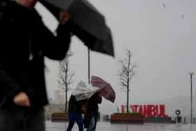 akomdan-istanbul-icin-kuvvetli-yagis-ve-firtina-uyarisi-7-ilce-icin-kritik-alarm-vv5w.jpg