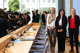 asiri-sagin-ve-sosyalistlerin-zaferi-almanyada-siyasi-merkez-dagiliyor-jcq0.jpg