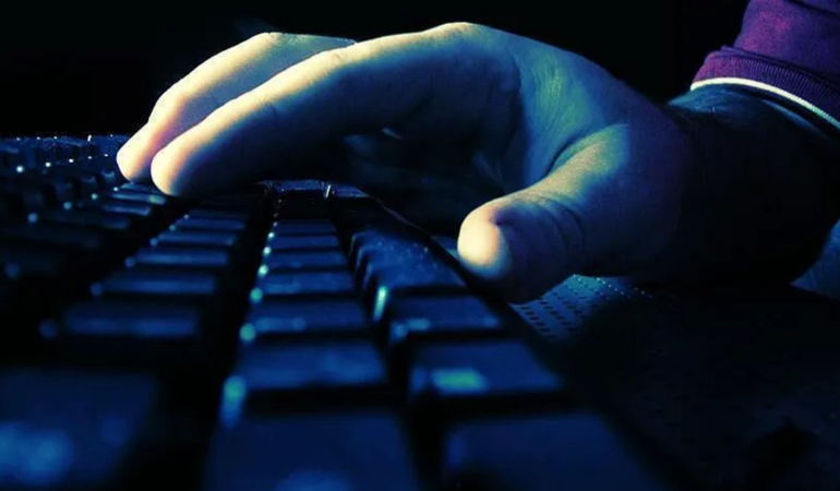 Bahis ve müstehcen içerikli paylaşım yapan 412 siteye erişim engeli