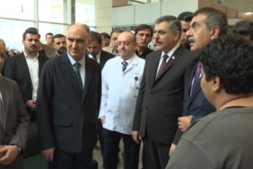 bakan-ciftci-manisada-yaralanan-ogrencileri-hastanede-ziyaret-etti-d5xf.jpg