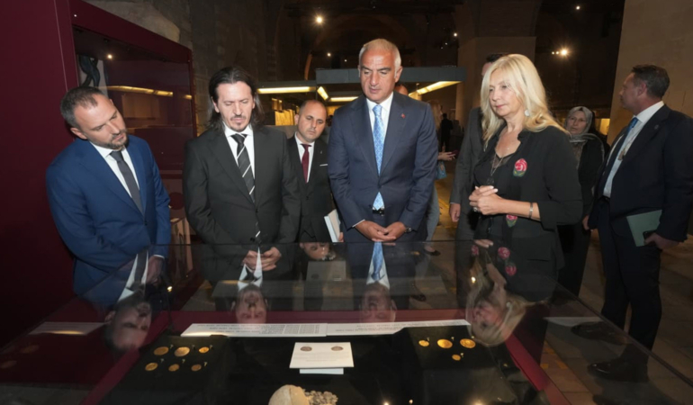 Bakan Ersoy, mevkidaşı Süleymani’yi Cumhuriyet Müzesi’nde ağırladı