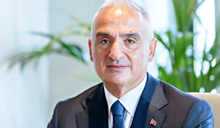 Turizmi dört mevsime ve 81 ilimize yaymak için çalışıyoruz