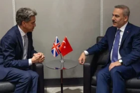 bakan-fidan-ingiliz-mevkidasi-miliband-ile-gorustu-095146-20260923.webp.webp