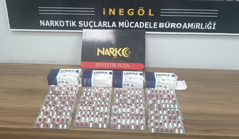 Bursa'da operasyon: 224 sentetik ecza ele geçirildi