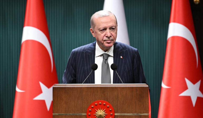 Cumhurbaşkanı Erdoğan, Türk Silahlı Kuvvetlerini Güçlendirme Vakfının kuruluş yıl dönümünü kutladı