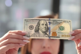 dolarrrjpg-q1jj3_TCWEiXdrXwuz5_qg.jpg