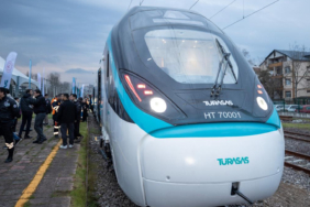 elektrikli-hizli-trende-bir-ilk-250-kilometre-hiza-ulasti-do58.jpg
